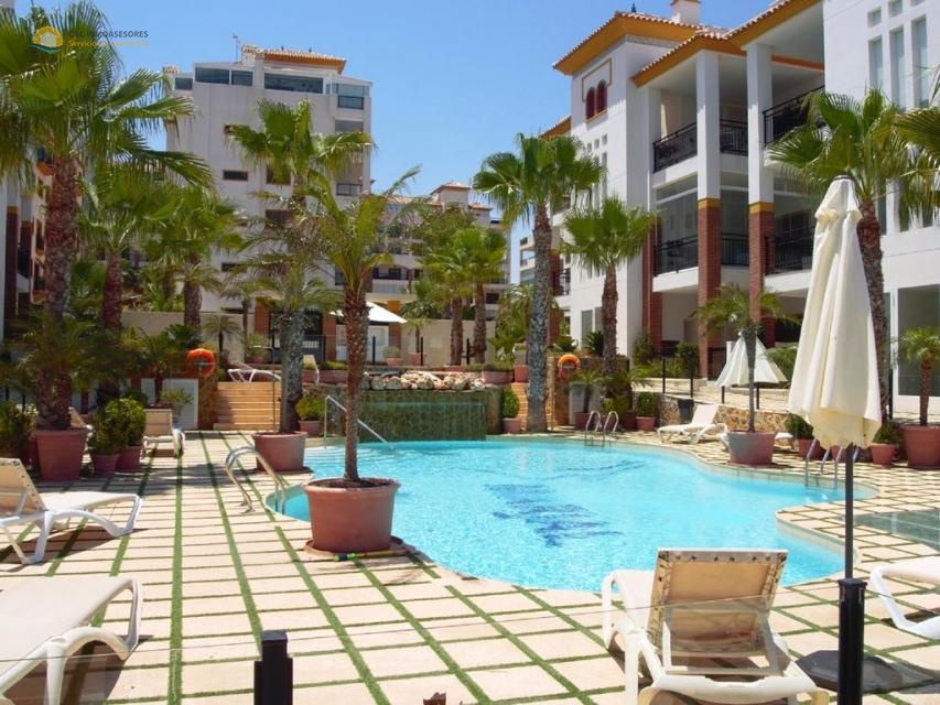 Appartement au rez-de-chaussée avec terrasse et jardin de 159 mètres - C&C Inmoasesores