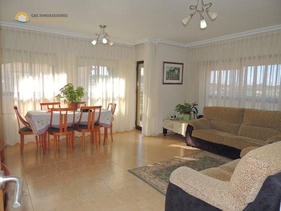 Very big apartment in central Guardamar 