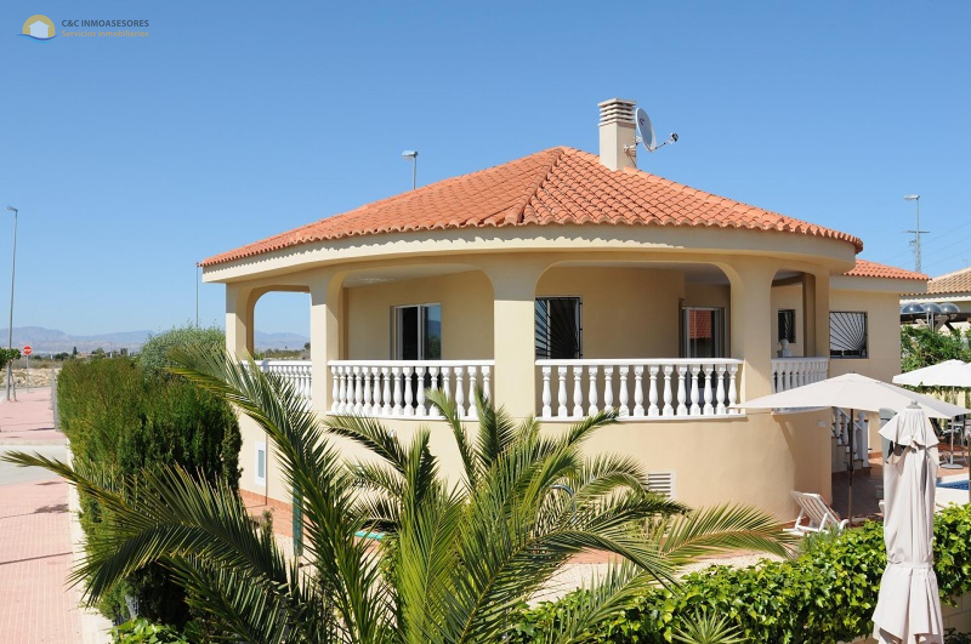Villa in La Marina