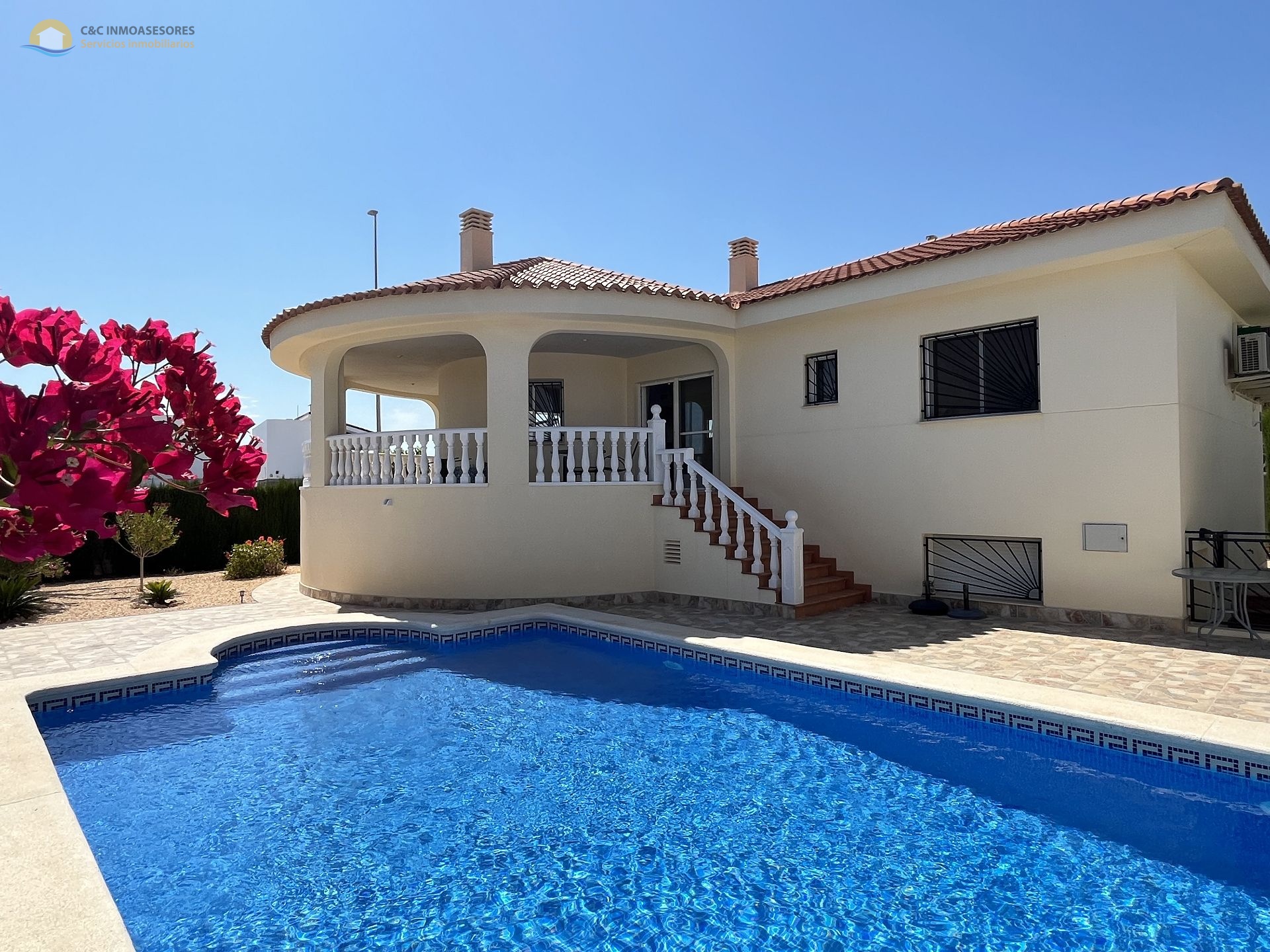 Amazing 5 bedroom villa in superb condition - C&C Inmoasesores