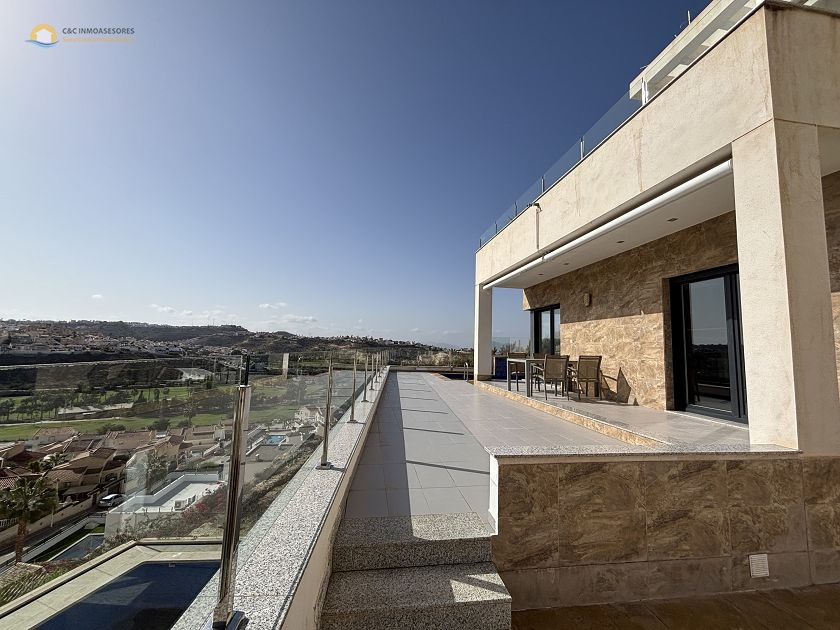 Superbe villa de 3 chambres avec une vue imprenable! - C&C Inmoasesores