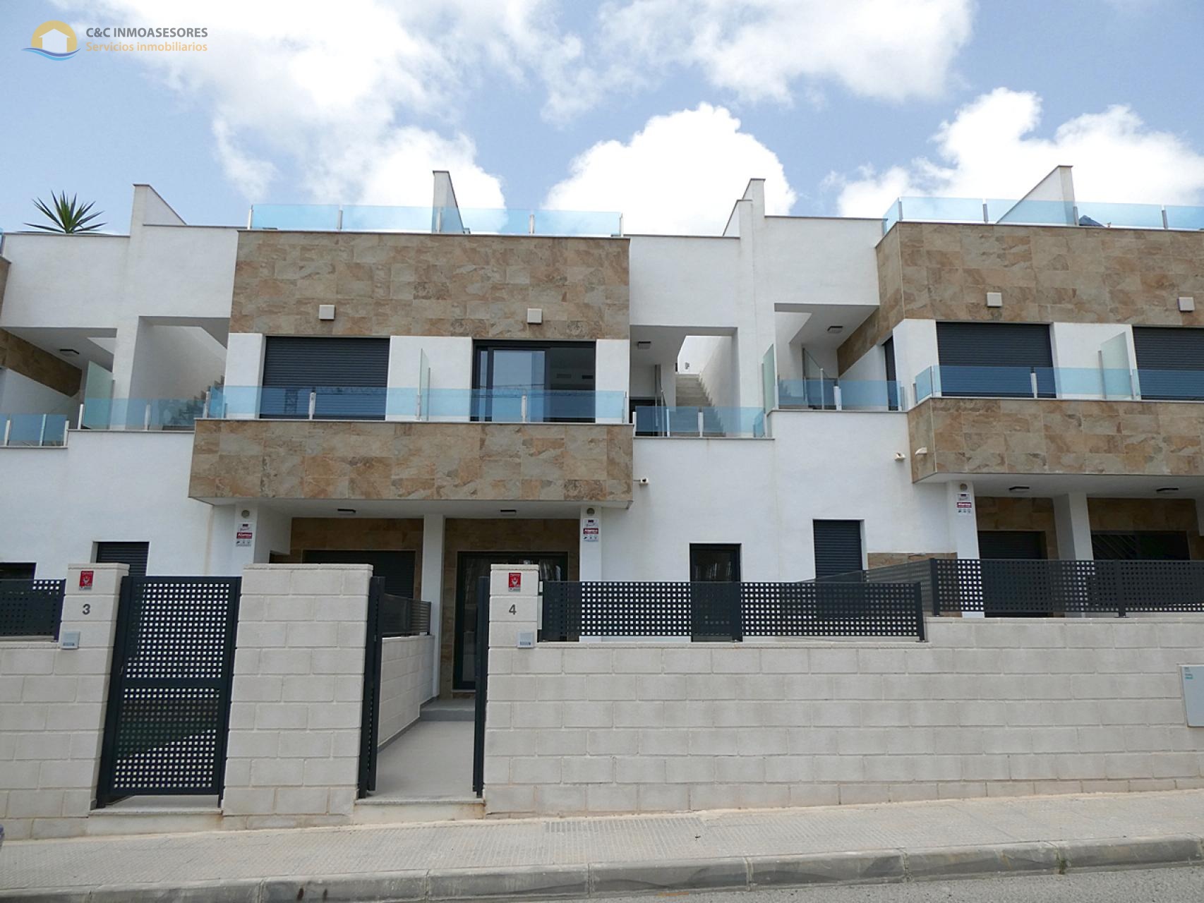 3 Bedroom 3 bathroom modern townhouse + solarium - C&C Inmoasesores