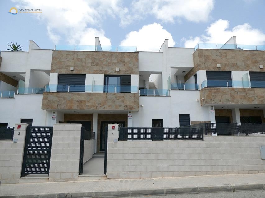 3 Bedroom 3 bathroom modern townhouse + solarium - C&C Inmoasesores