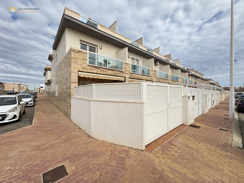 Duplex type property 3 bedrooms 2 bathrooms from 2006 - C&C Inmoasesores