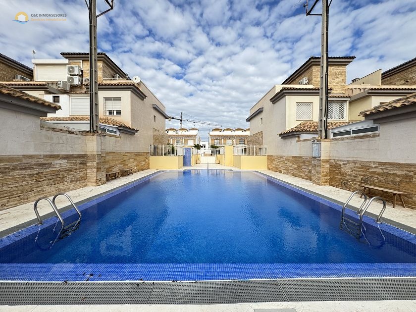 Duplex type property 3 bedrooms 2 bathrooms from 2006 - C&C Inmoasesores