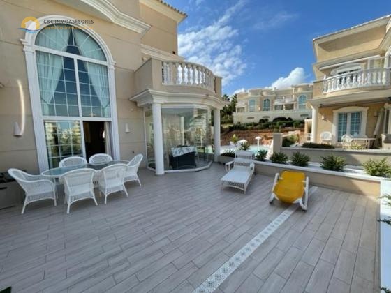 Luxury duplex house with 3 terraces, swimming pool and close to the beach