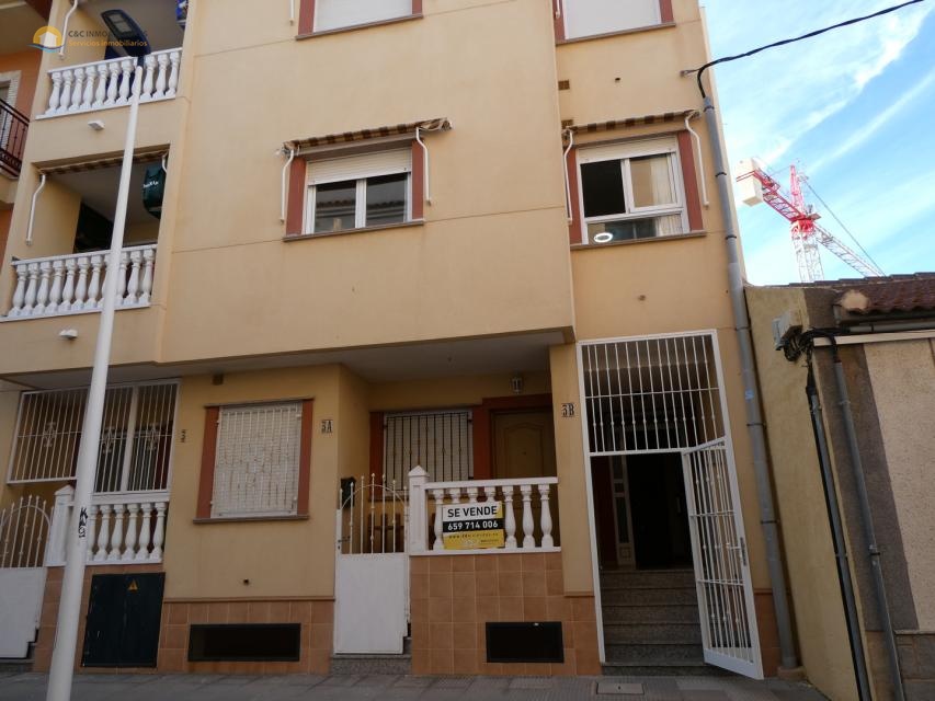 3 Bedroom 2 bathroom apartment with a big garage space - C&C Inmoasesores