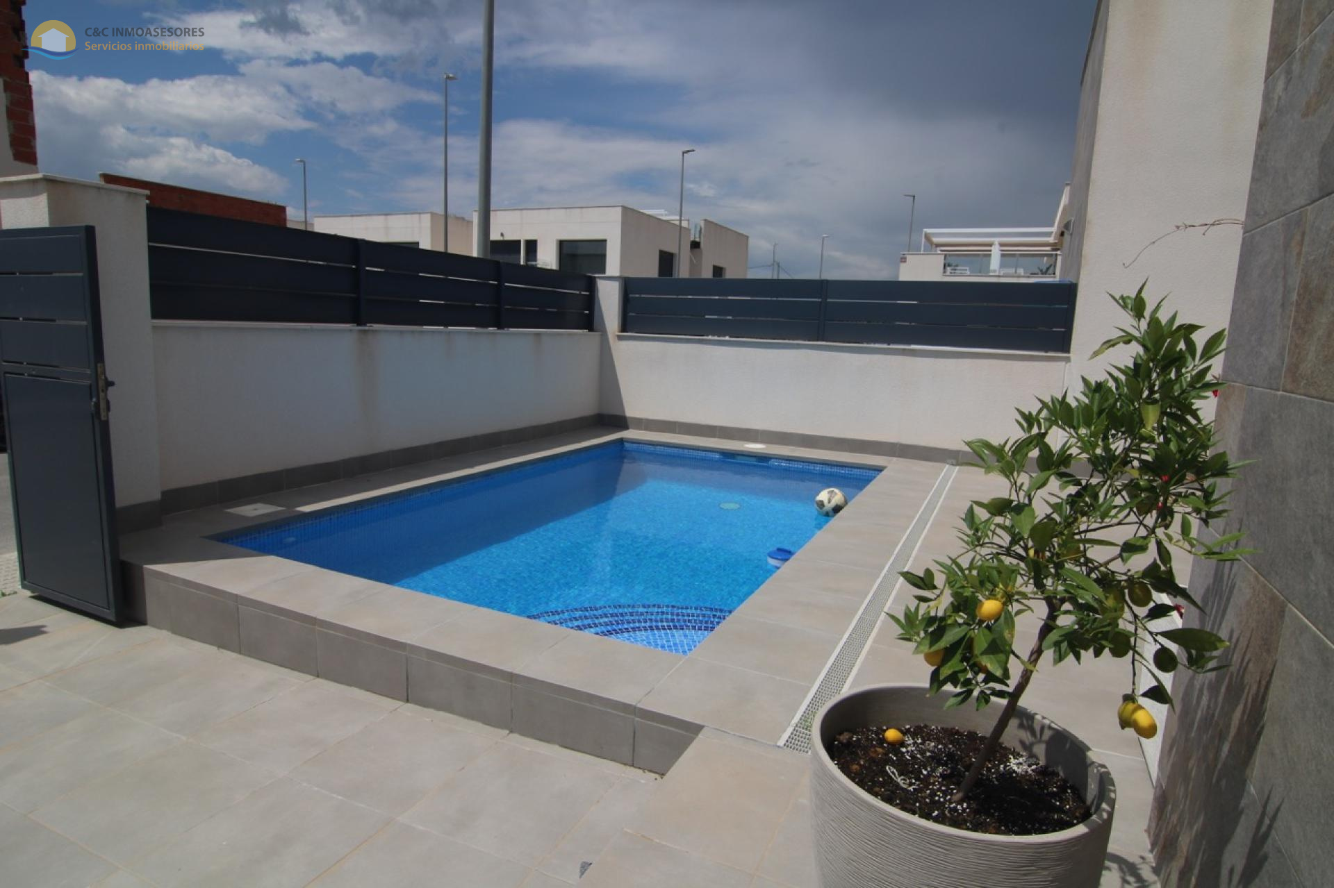 Semi-detached house in Daya Vieja