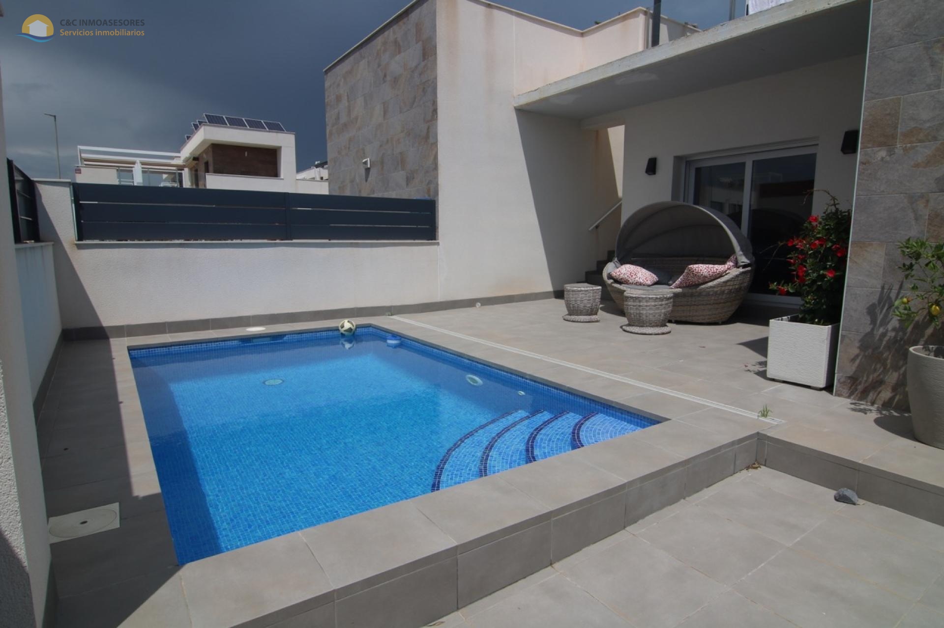 Beautiful villa in Daya Vieja with 2 bedrooms and 2 bathrooms - C&C Inmoasesores