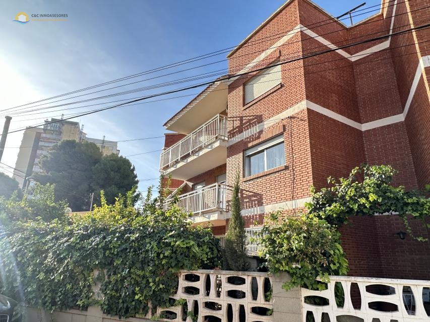 3 bedroom flat with parking 150 metres from the beach - C&C Inmoasesores