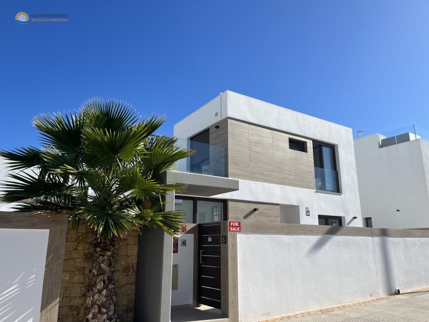 Beautiful villa with pool in Benijofar - C&C Inmoasesores