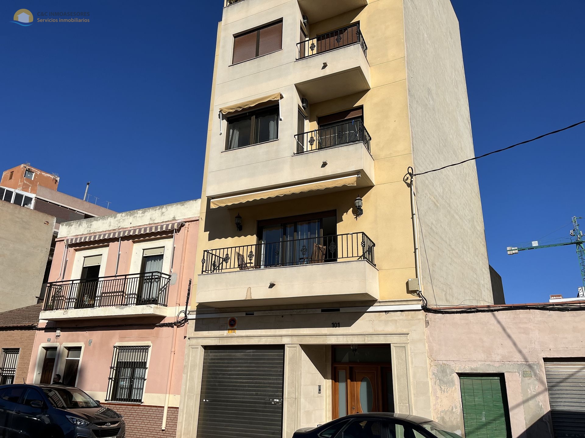 Spacious maisonette in Guardamar del Segura with garage - C&C Inmoasesores