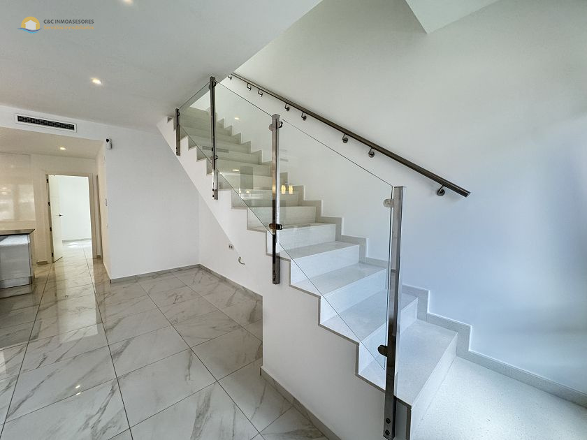 3 Bedroom 3 bathroom modern townhouse + solarium - C&C Inmoasesores